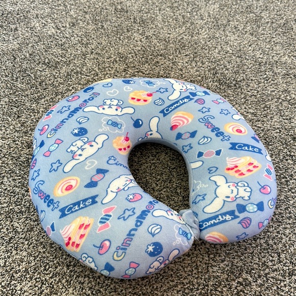 Accessories - Cinna Neck Pillow
